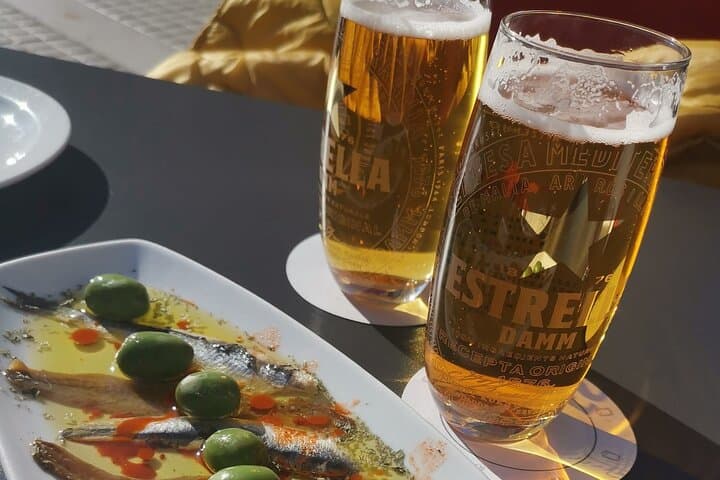 Private Tapas Tour with a local Guide- Discover the local "bodegas"