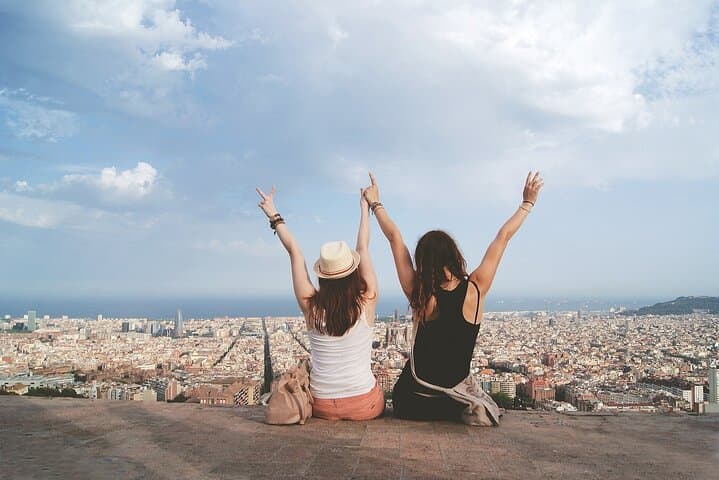 Sagrada Familia Tour with Local Guide and Skip the Line Ticket