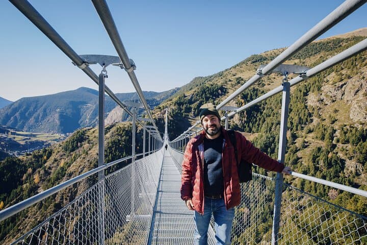 Me in the tibetian bridge in November, just a couple of days before the snow storms.