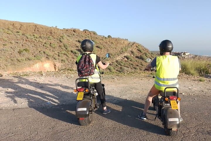 e-Scooter Mountain Tour in Natural Park Pilancones