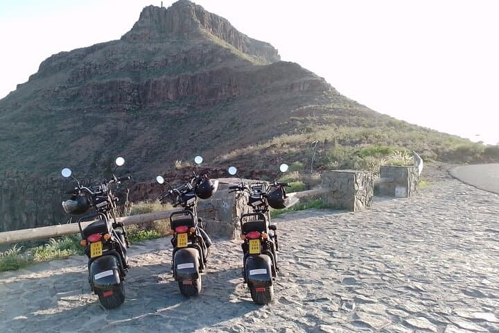 e-Scooter Mountain Tour in Natural Park Pilancones