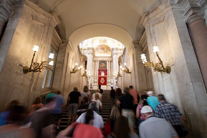 Madrid Royal Palace & Retiro Park Tour with Optional Tapas