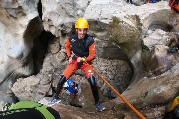 Private canyoning adventure in the Buitreras Canyon