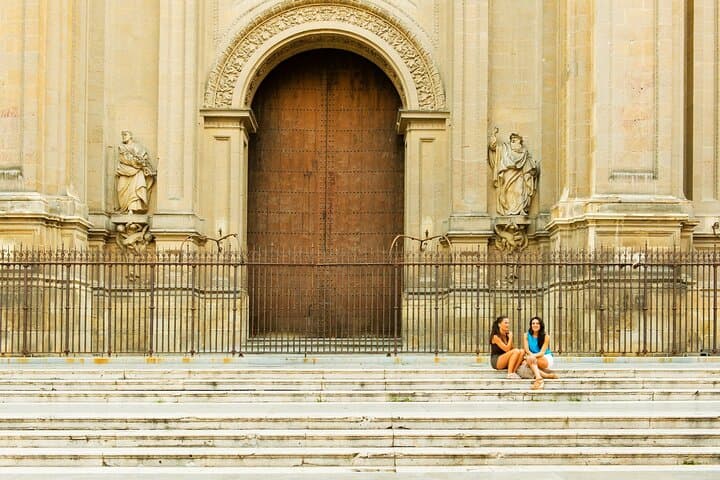 Cathedral and Royal Chapel with Albaicin and Sacromonte Premium Group