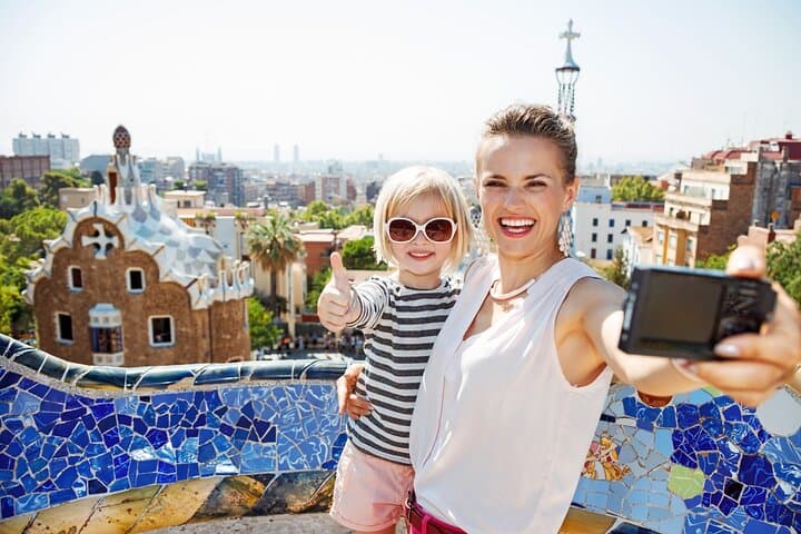 Private Family Walking Tour in Barcelona Gothic Heritage