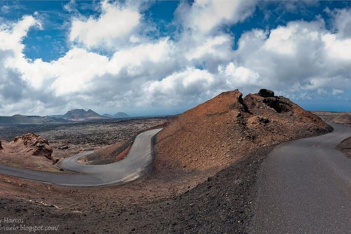 Tour to Timanfaya, La Geria and Laguna Verde for cruise passengers