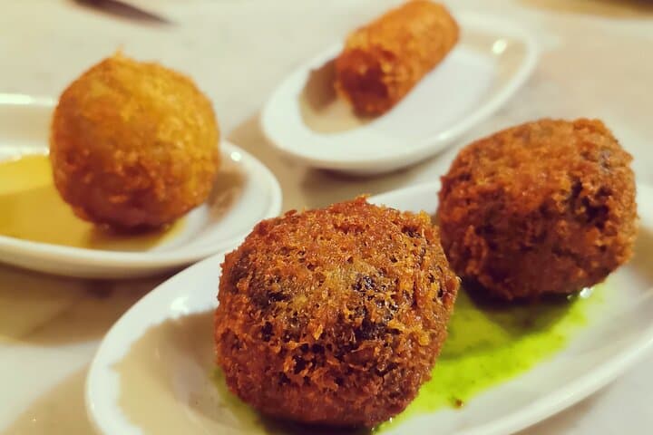 Midday Tapas & Wine at Hidden Bodegas in the Barcelona's Old Town
