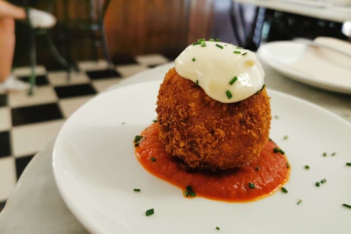 Midday Tapas & Wine at Hidden Bodegas in the Barcelona's Old Town