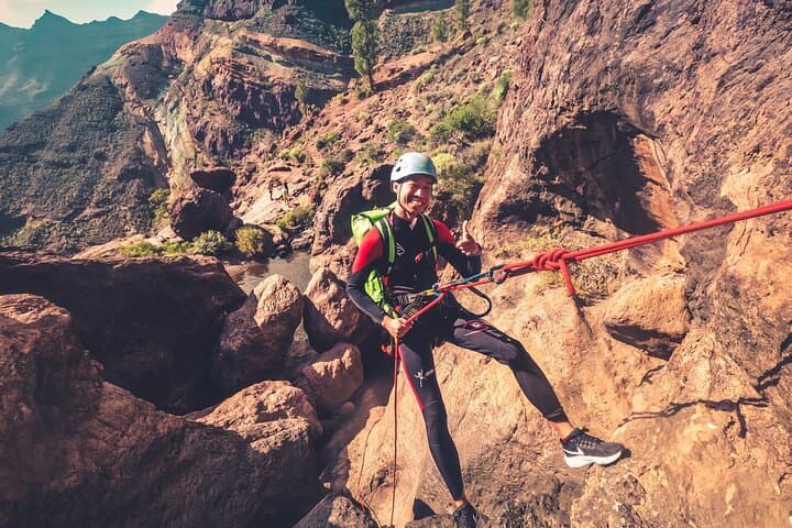 Cliff Jumping Canyoning in The Rainbow Rocks Ravine