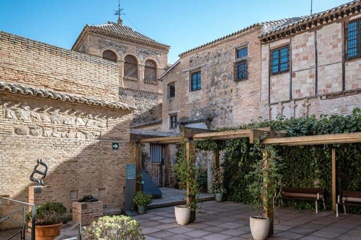 Private Shalom Jewish Tour of Toledo. Pickup option in Madrid