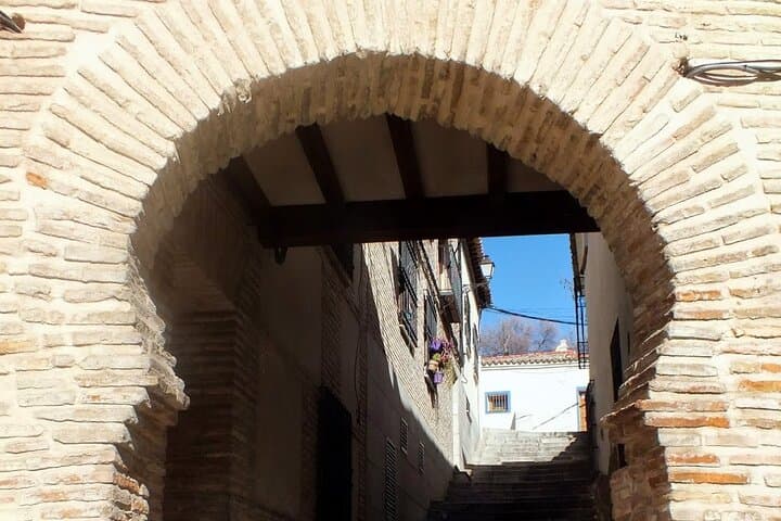 Private Shalom Jewish Tour of Toledo. Pickup option in Madrid