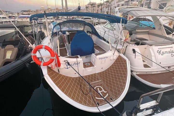 Navigation: Private sailboat Marbella Banús. Dolphin Search