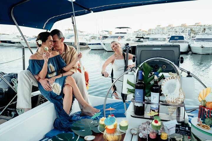 Navigation: Private sailboat Marbella Banús. Dolphin Search