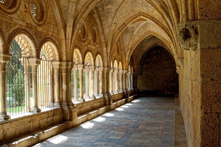 Private Transfer From Barcelona To Tarragona With a 2 Hour Stop