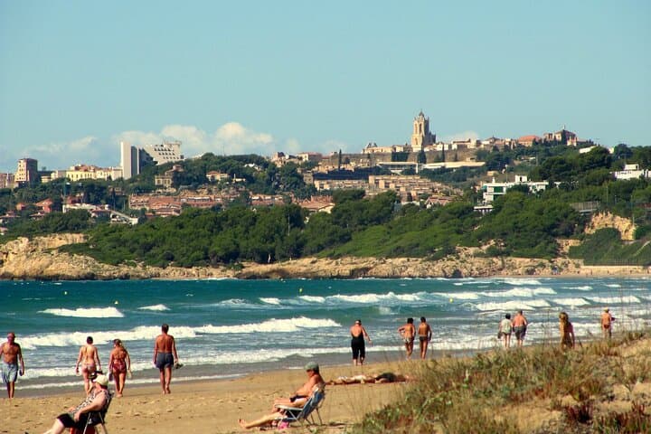 Private Transfer From Barcelona To Tarragona With a 2 Hour Stop