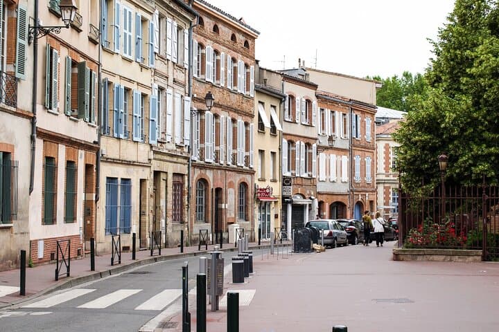 Private Transfer From Barcelona To Toulouse With a 2 Hour Stop