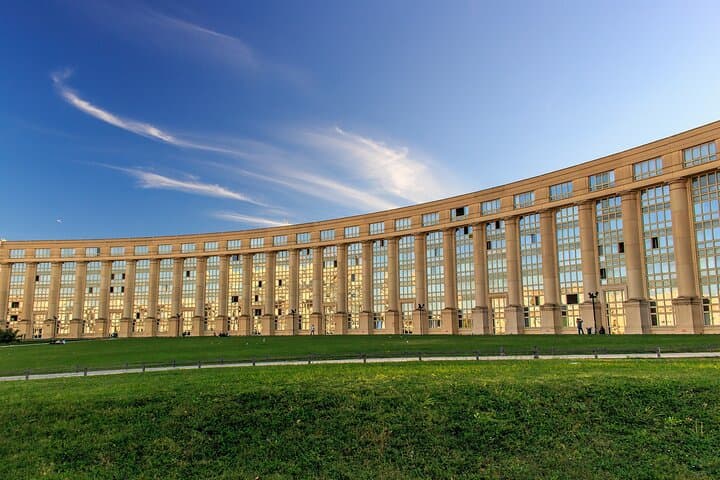 Private Direct Transfer From Barcelona to Montpellier - English Speaking Driver