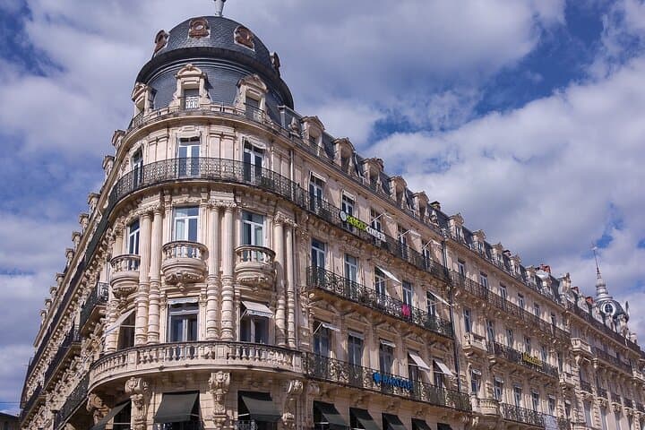 Private Transfer From Barcelona To Montpellier With a 2 Hour Stop