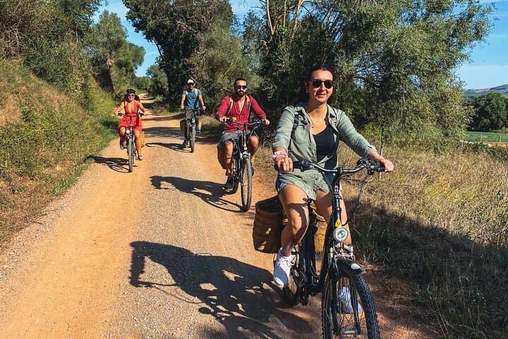 Full-Day Costa Brava and E-Bikes Guided Tour from Barcelona