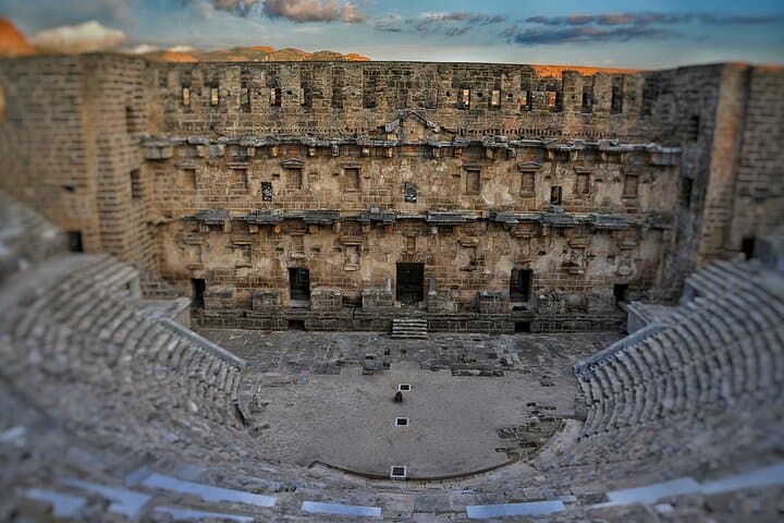 Private 2-hour waking tour of Malaga, Roman Theatre and Alcazaba