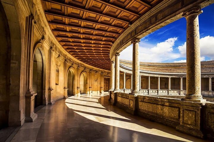 Complete Guided tour of the Alhambra and Generalife Premium Group