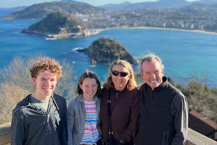 Private History, Market, Wine & Pintxos in San Sebastian
