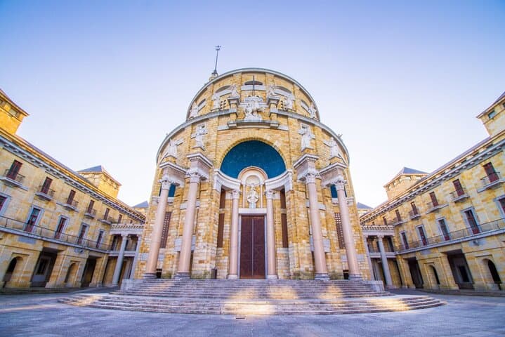Fascinating Memories of the Gijon Private Walking Tour