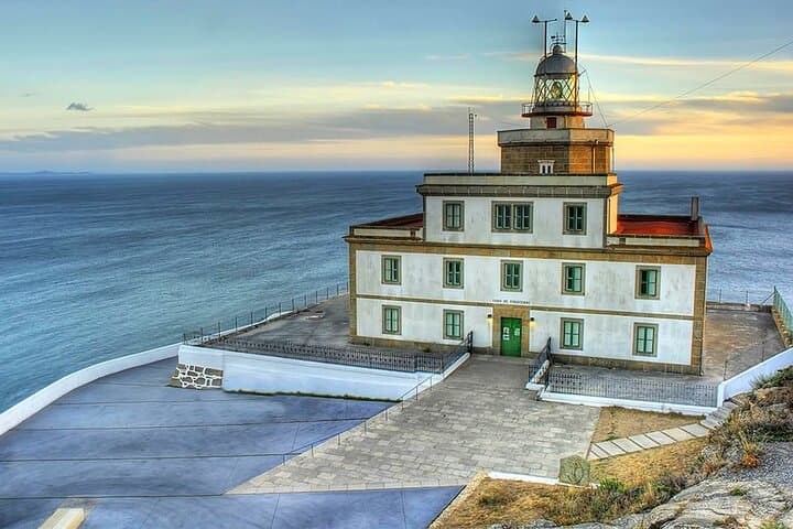 Finisterre Express : the route to the end of the world