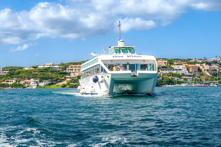 1-hour boat trip around the Port of Mahón