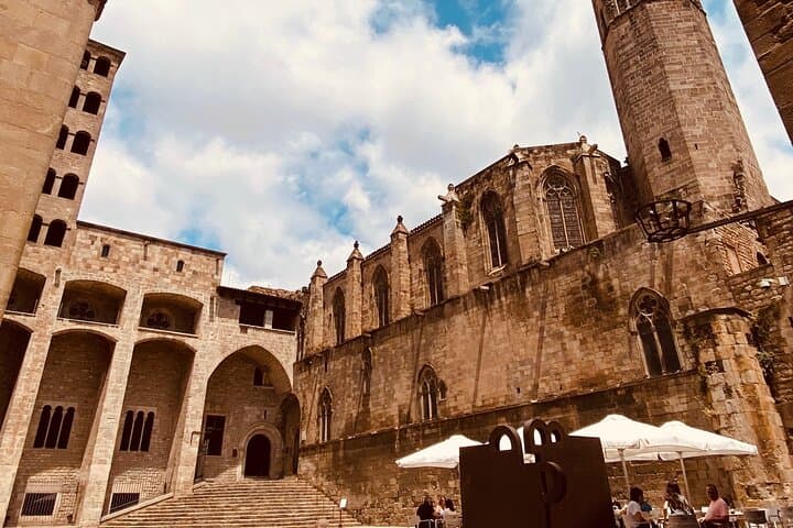 Barcelona Gothic Quarter Tour and Flamenco Show