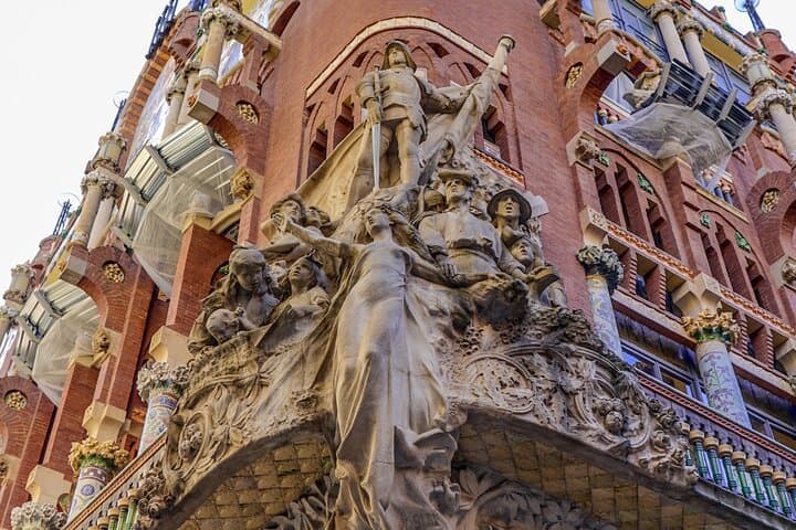 The wonders of architecture 2 hours on foot in Barcelona