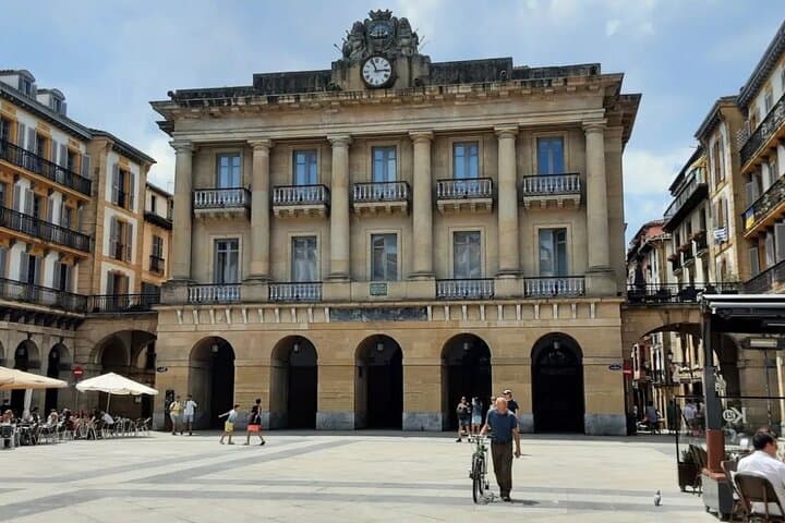 Private Day Trip: San Sebastián, Pintxos & Coastal Drive
