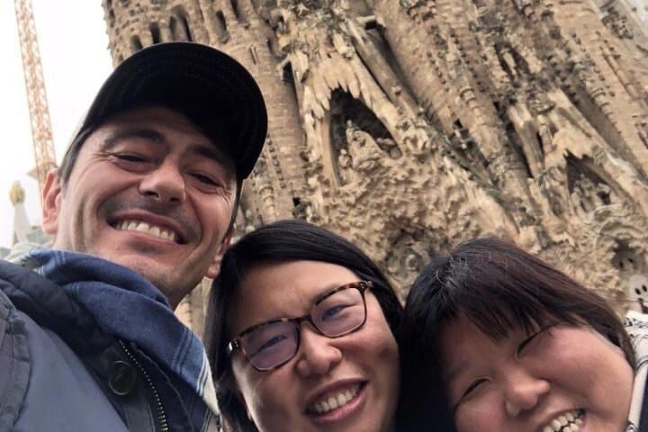 Golden Hour at Sagrada Familia: Private Tour with Licensed Guide