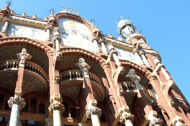 Landmarks and Legends of El Born: A Self-Guided Audio Tour