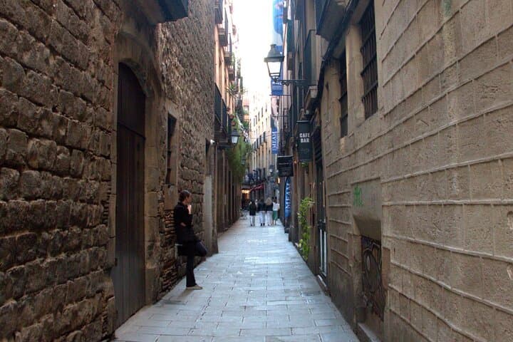 Landmarks and Legends of El Born: A Self-Guided Audio Tour
