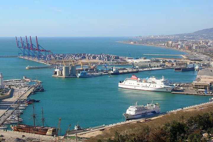 Private Malaga City Center Walking Tour with Tapas Food Tastings