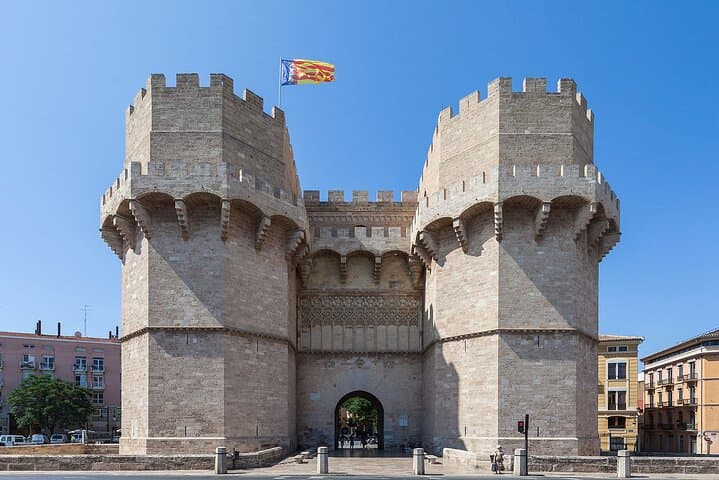Private Valencia City Walking Tour with Tapas Tastings