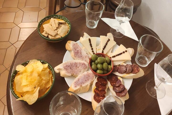 Indulge in Cordoba: Local Wines & Tapas Tasting