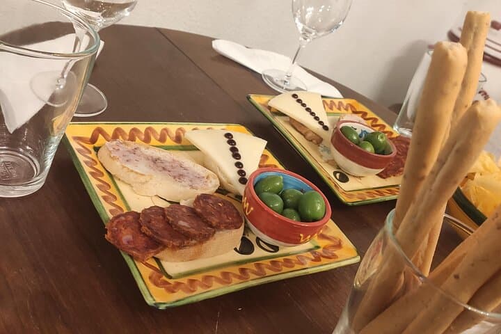 Indulge in Cordoba: Local Wines & Tapas Tasting