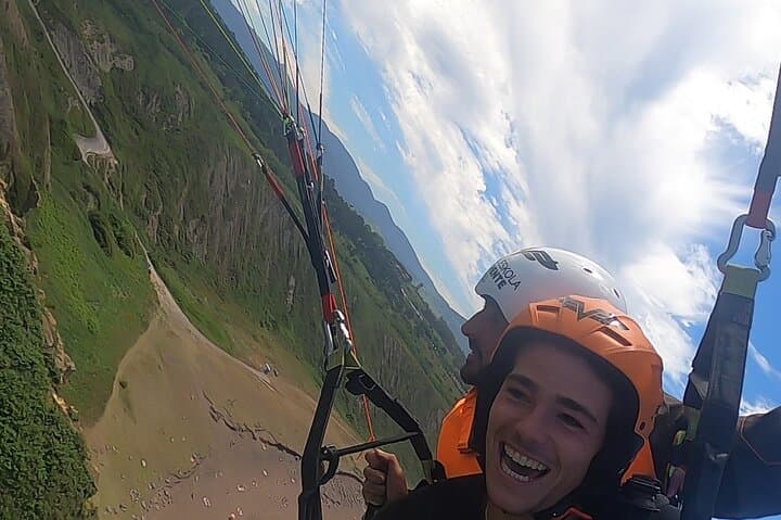 Paragliding flight in Sopelana