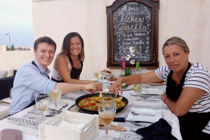 Discover 5 Secrets of Spanish Paella with a local!