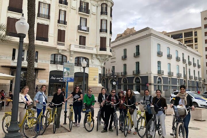 Alicante City Bike Tour: Beach & Central Market