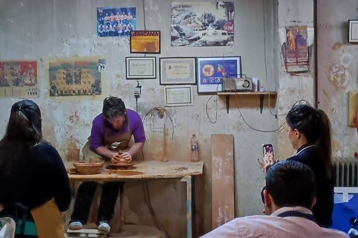 Private Pottery Wheel Workshop in Talavera