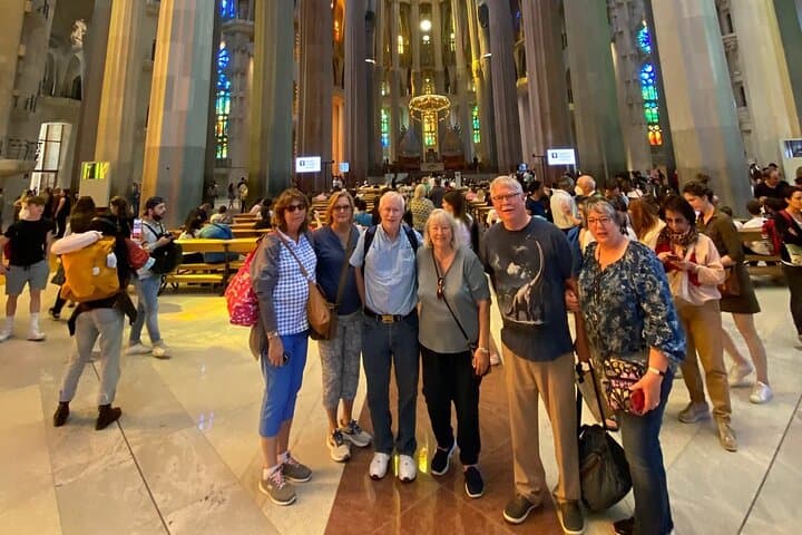 Barcelona City Tour: Gothic Pedrera, Sagrada Familia & Park Güell