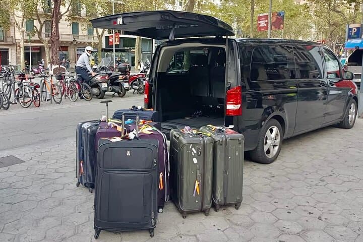 Private Transfer from Tossa de Mar/ Lloret de Mar to Barcelona