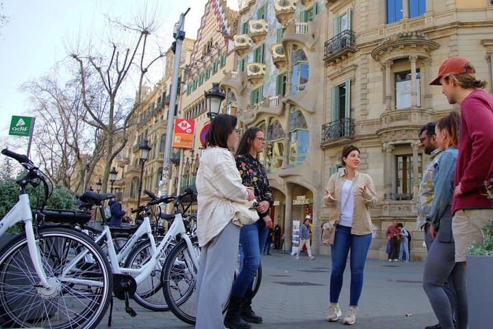 Barcelona Photo Highlights eBike Small Group Tour
