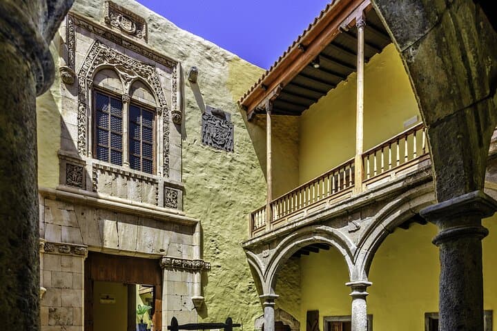 Walking tour old town Las Palmas Vegueta