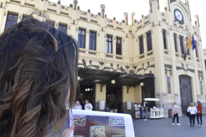 Private Walking Tour of Games and History in the Center of Valencia