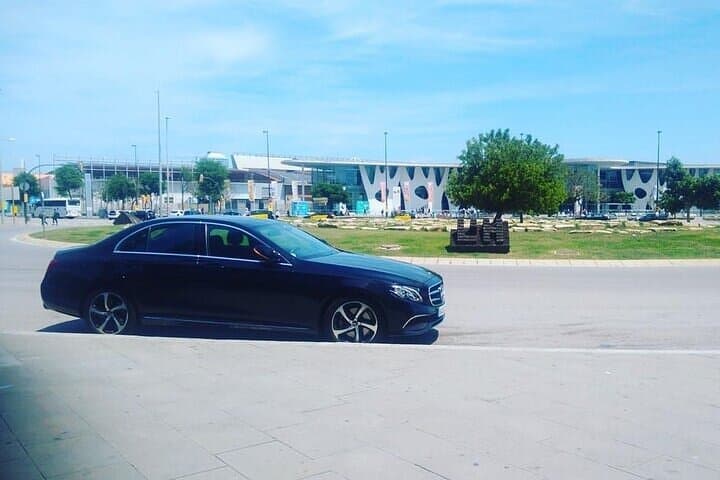 Private Transfer from Sitges to Barcelona Airport
