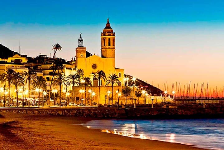 Private Transfer From Barcelona to Sitges